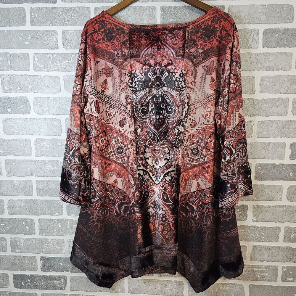 One World Boho Paisley Print‎ Tunic Top Women's 1X Crochet Lace Detail Red Black - Picture 3 of 10